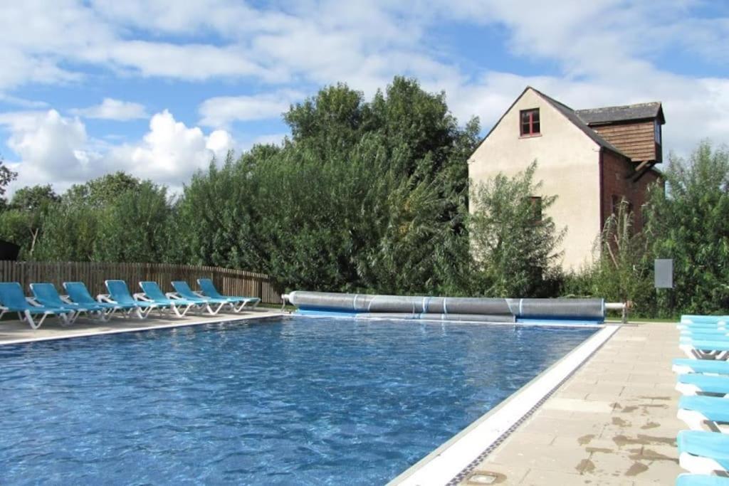 Blueberry Cottage - Lower Mill Estate Somerford Keynes Esterno foto